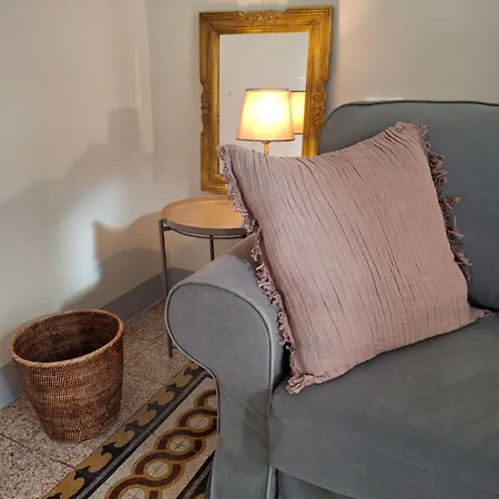 Apartment Charme House *